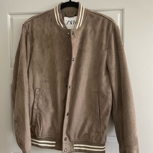 Zara Bomber Jacket
Condition 9/10